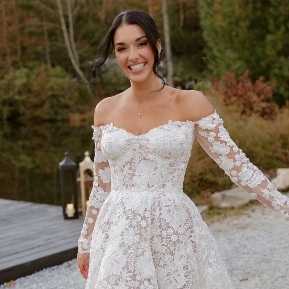 Meet your Posher, Carlyle - Picture 1 of 1